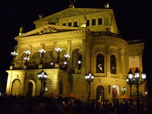 Alte Oper$B$NLk7J(B